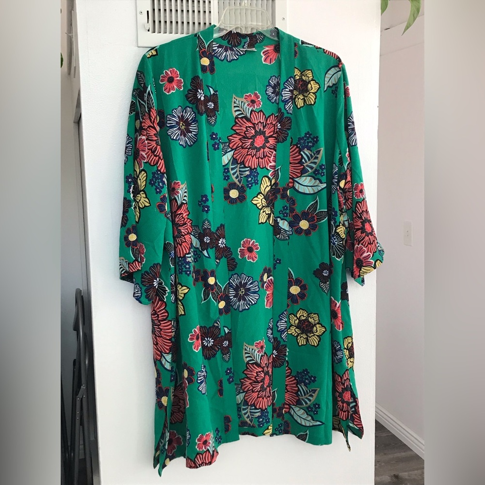 Avenue 22/24 Green Floral Open Front Cover Up